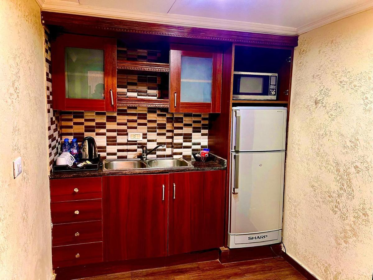 Queens Suite Hotel Бейрут Екстериор снимка