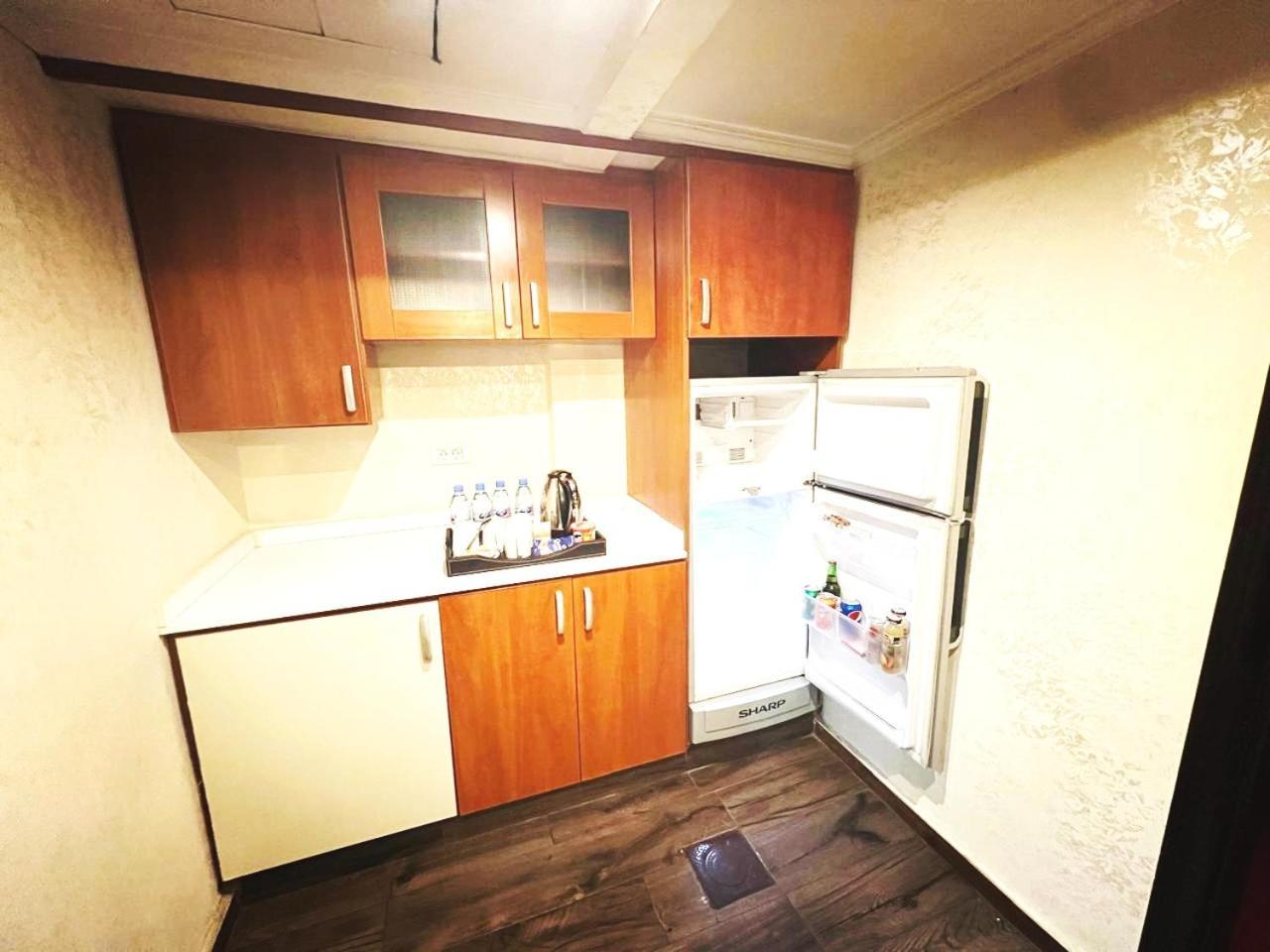 Queens Suite Hotel Бейрут Екстериор снимка