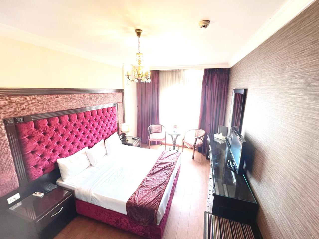 Queens Suite Hotel Бейрут Екстериор снимка