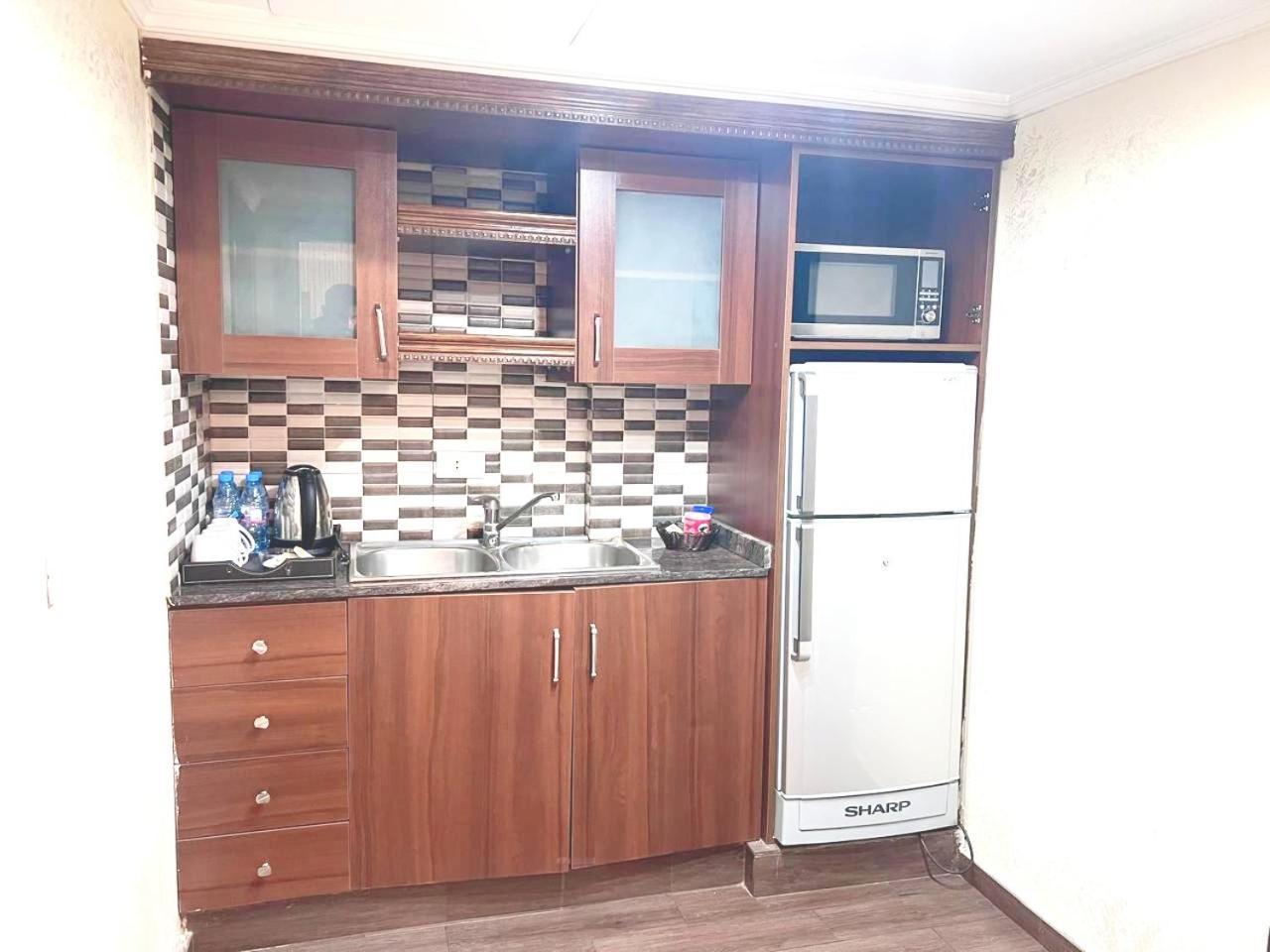 Queens Suite Hotel Бейрут Екстериор снимка