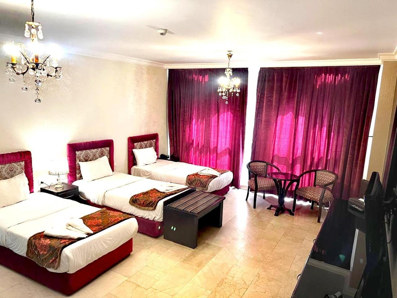 Queens Suite Hotel Бейрут Екстериор снимка