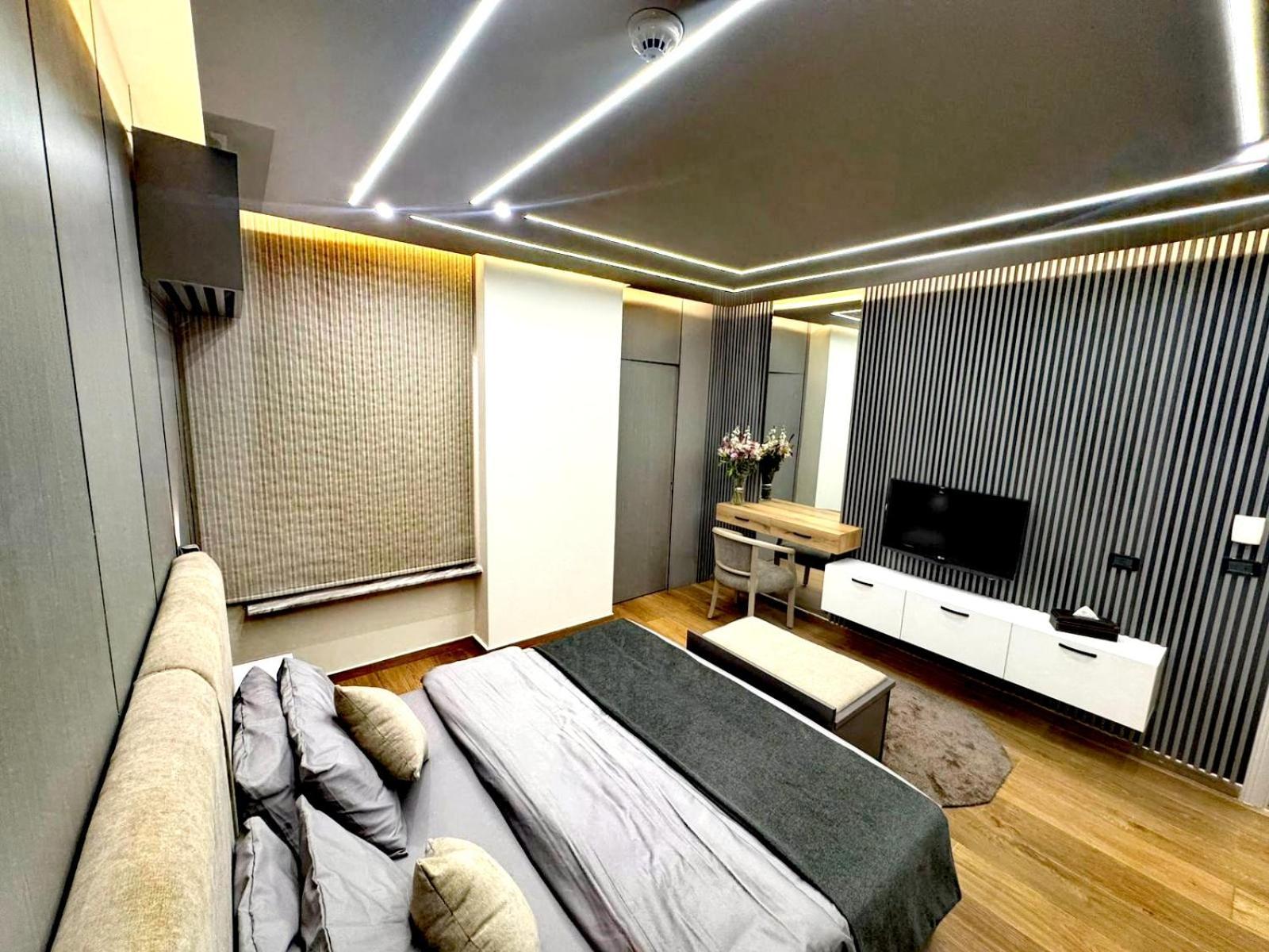Queens Suite Hotel Бейрут Екстериор снимка