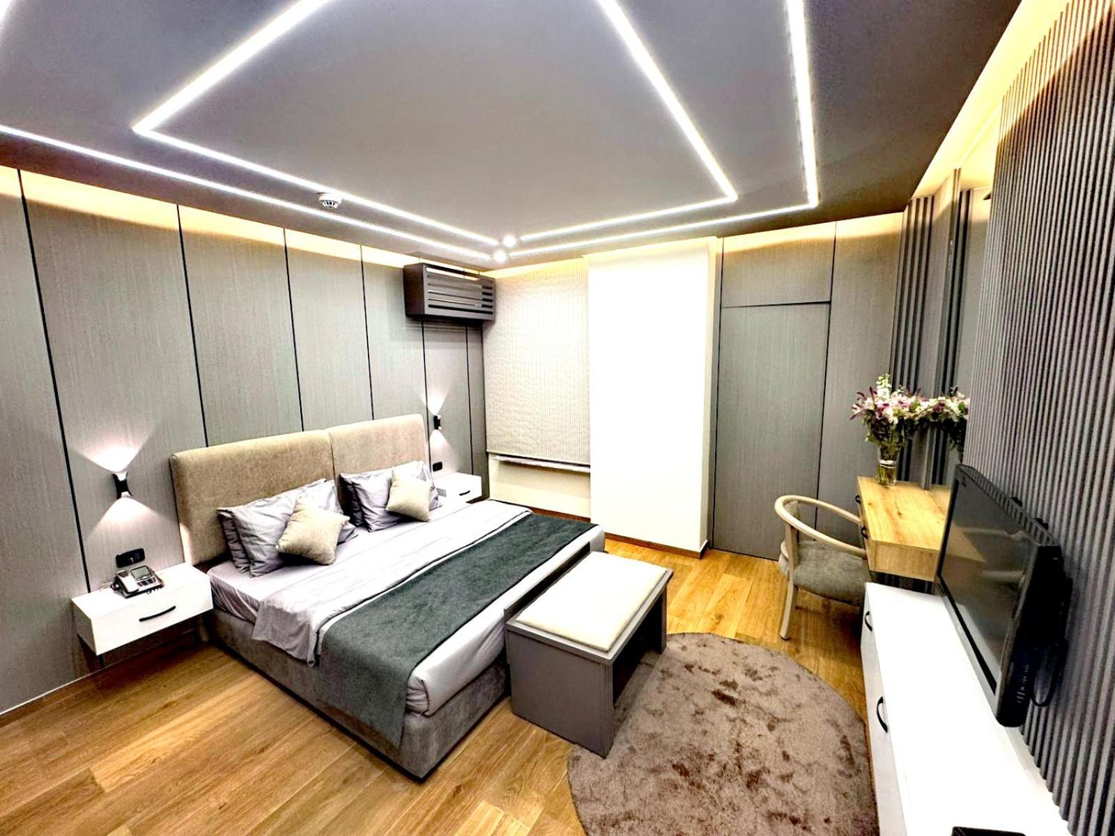 Queens Suite Hotel Бейрут Екстериор снимка