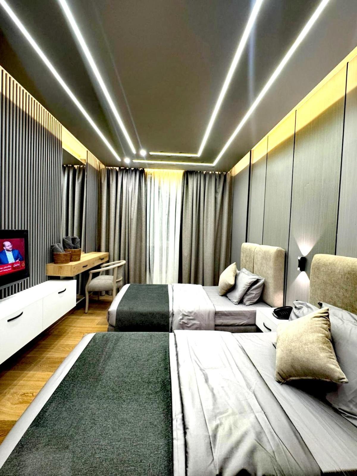 Queens Suite Hotel Бейрут Екстериор снимка