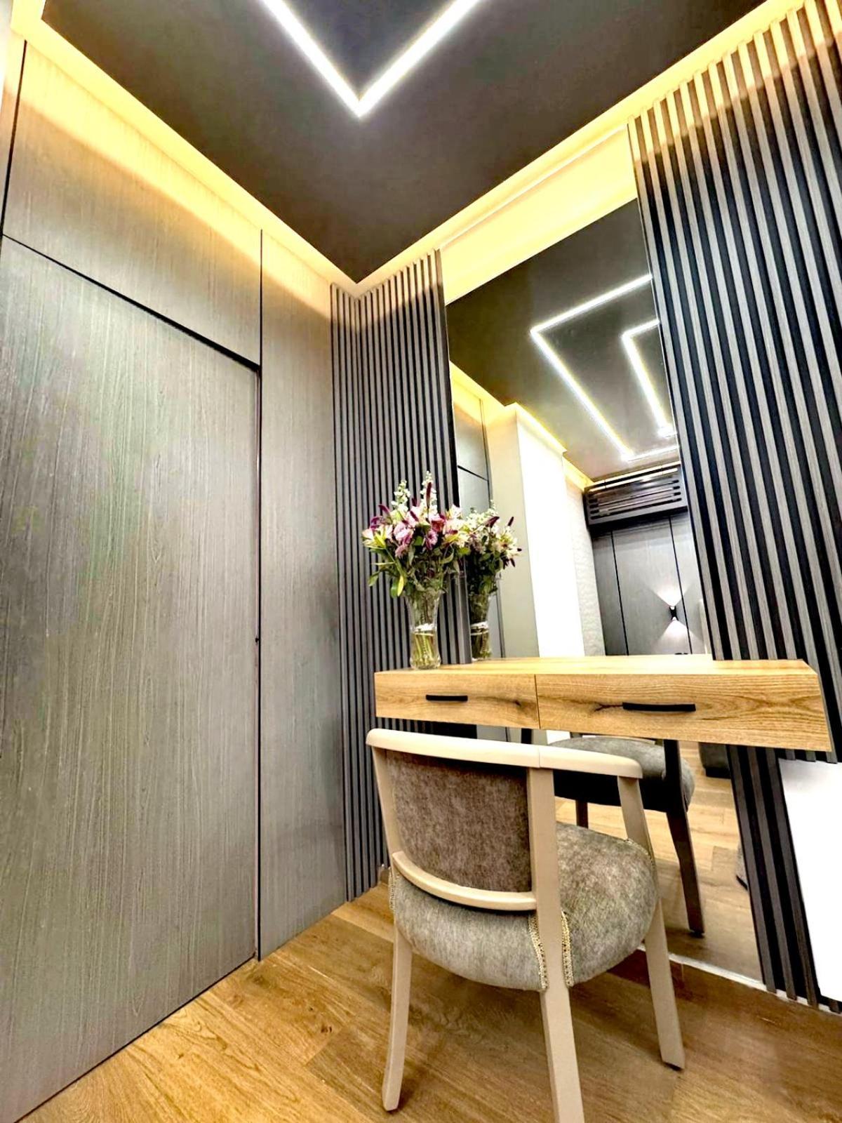 Queens Suite Hotel Бейрут Екстериор снимка