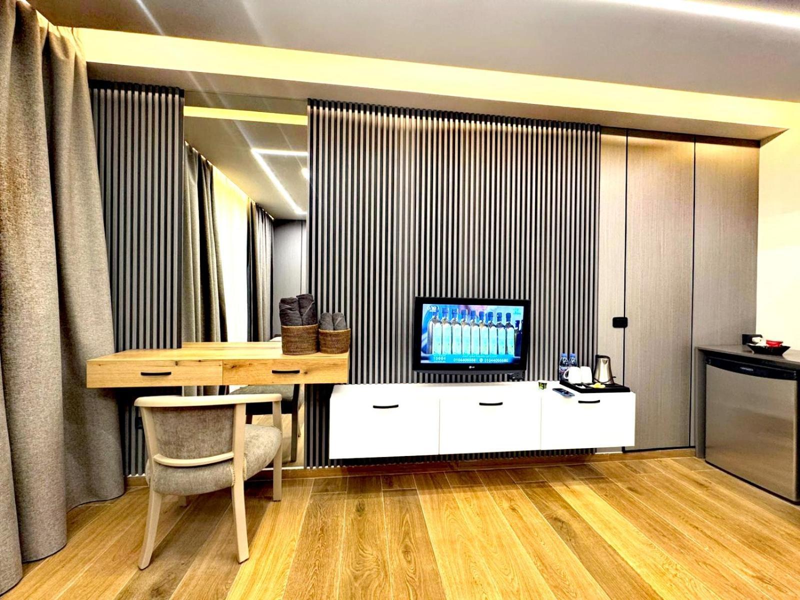 Queens Suite Hotel Бейрут Екстериор снимка