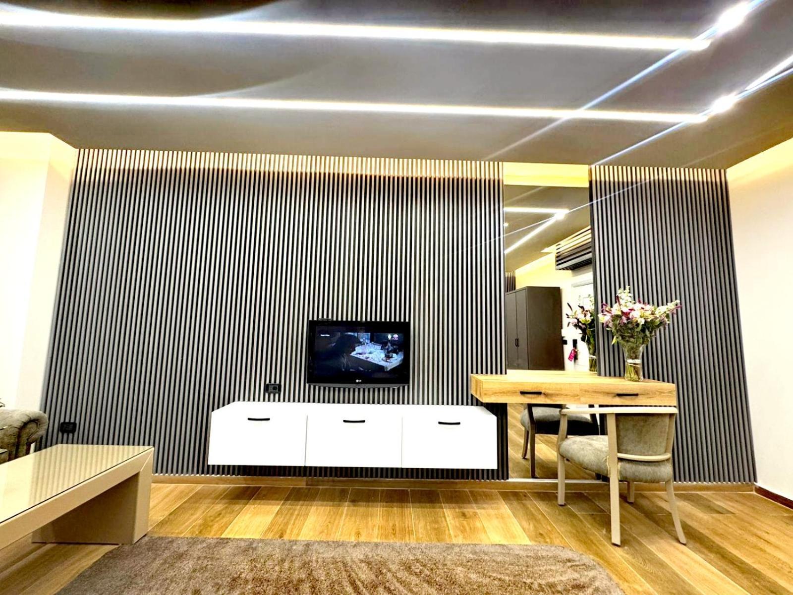 Queens Suite Hotel Бейрут Екстериор снимка