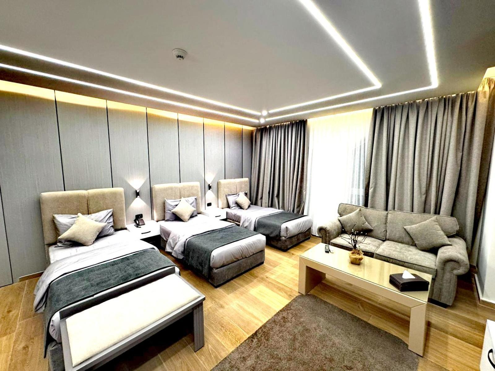 Queens Suite Hotel Бейрут Екстериор снимка