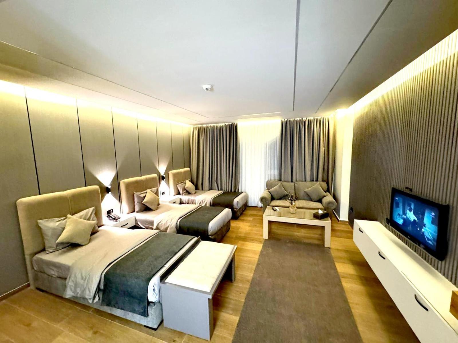 Queens Suite Hotel Бейрут Екстериор снимка