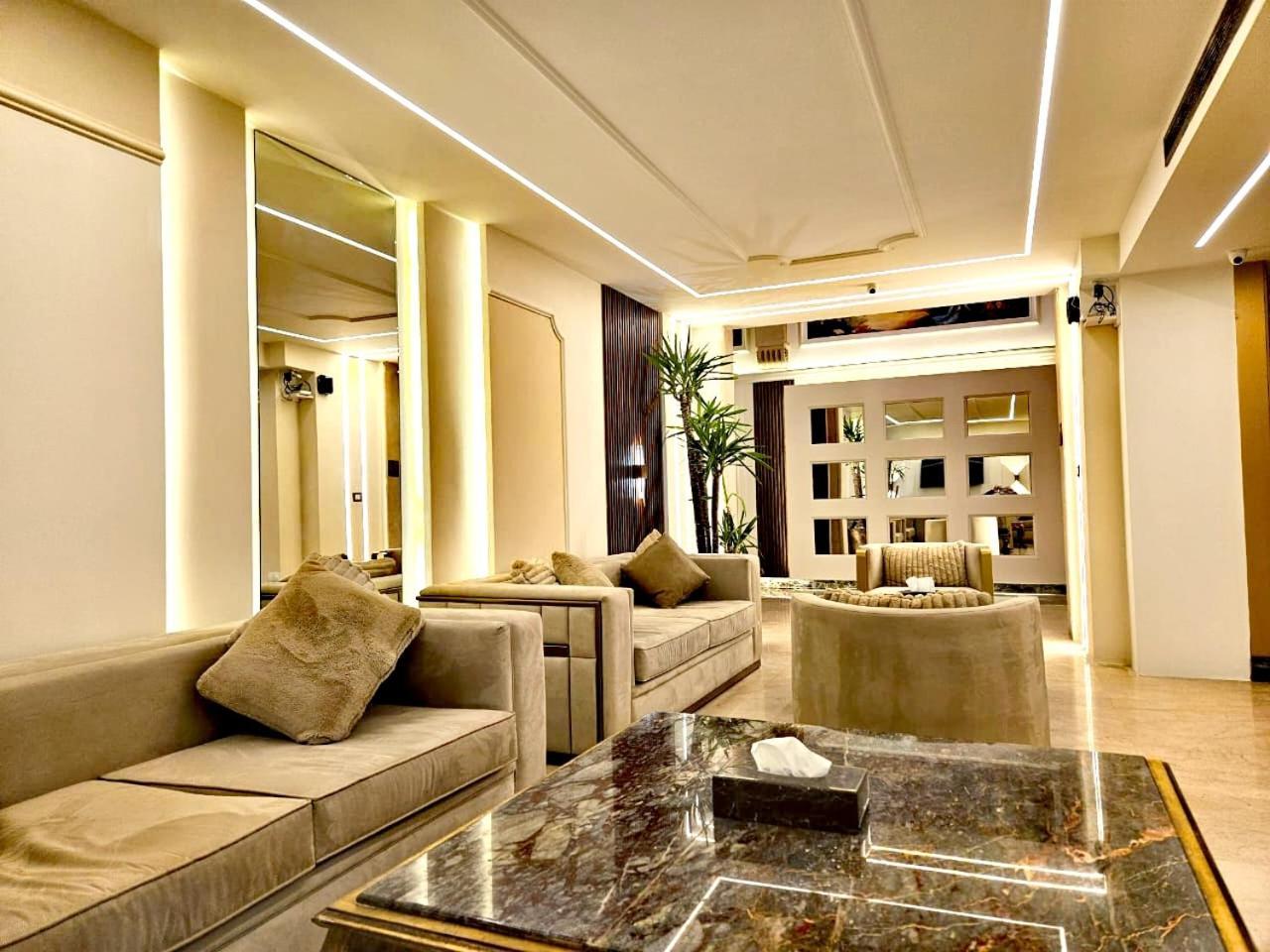 Queens Suite Hotel Бейрут Екстериор снимка