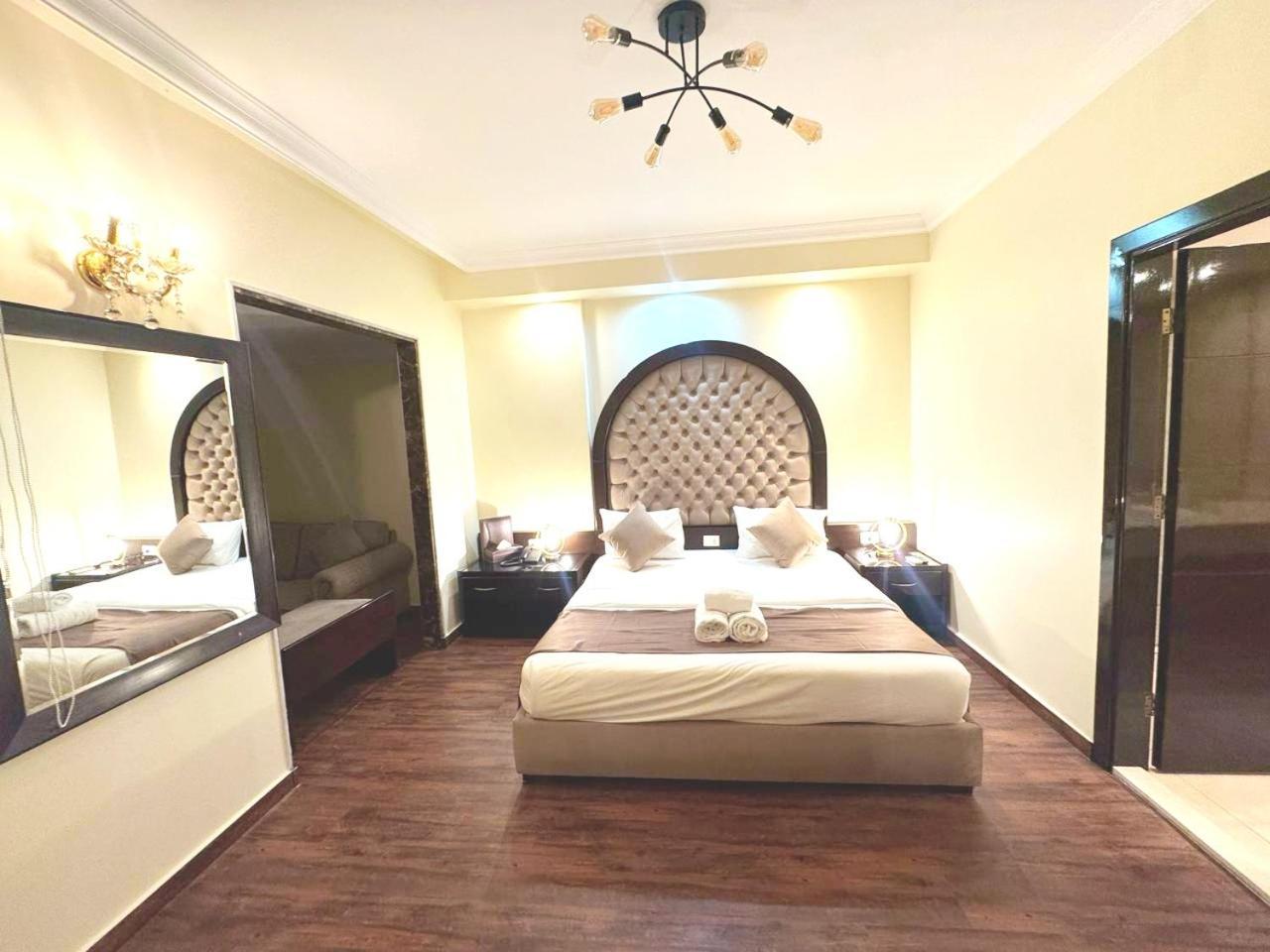 Queens Suite Hotel Бейрут Екстериор снимка