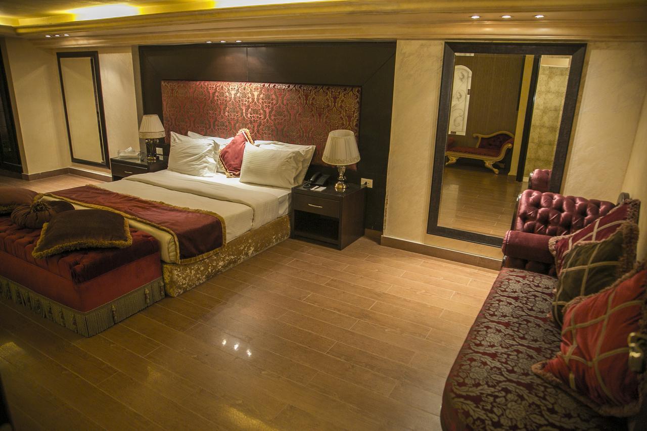 Queens Suite Hotel Бейрут Екстериор снимка