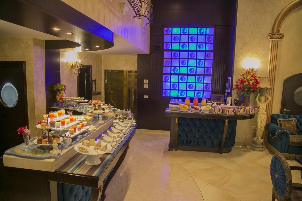 Queens Suite Hotel Бейрут Екстериор снимка
