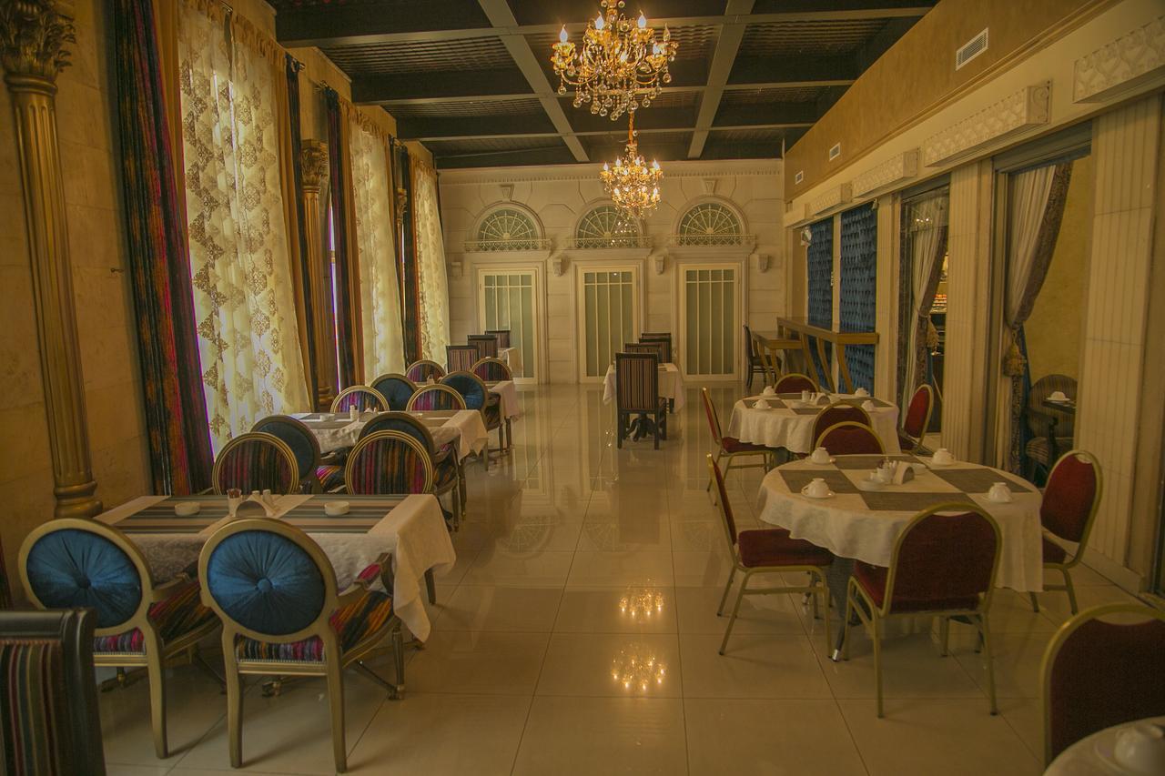 Queens Suite Hotel Бейрут Екстериор снимка