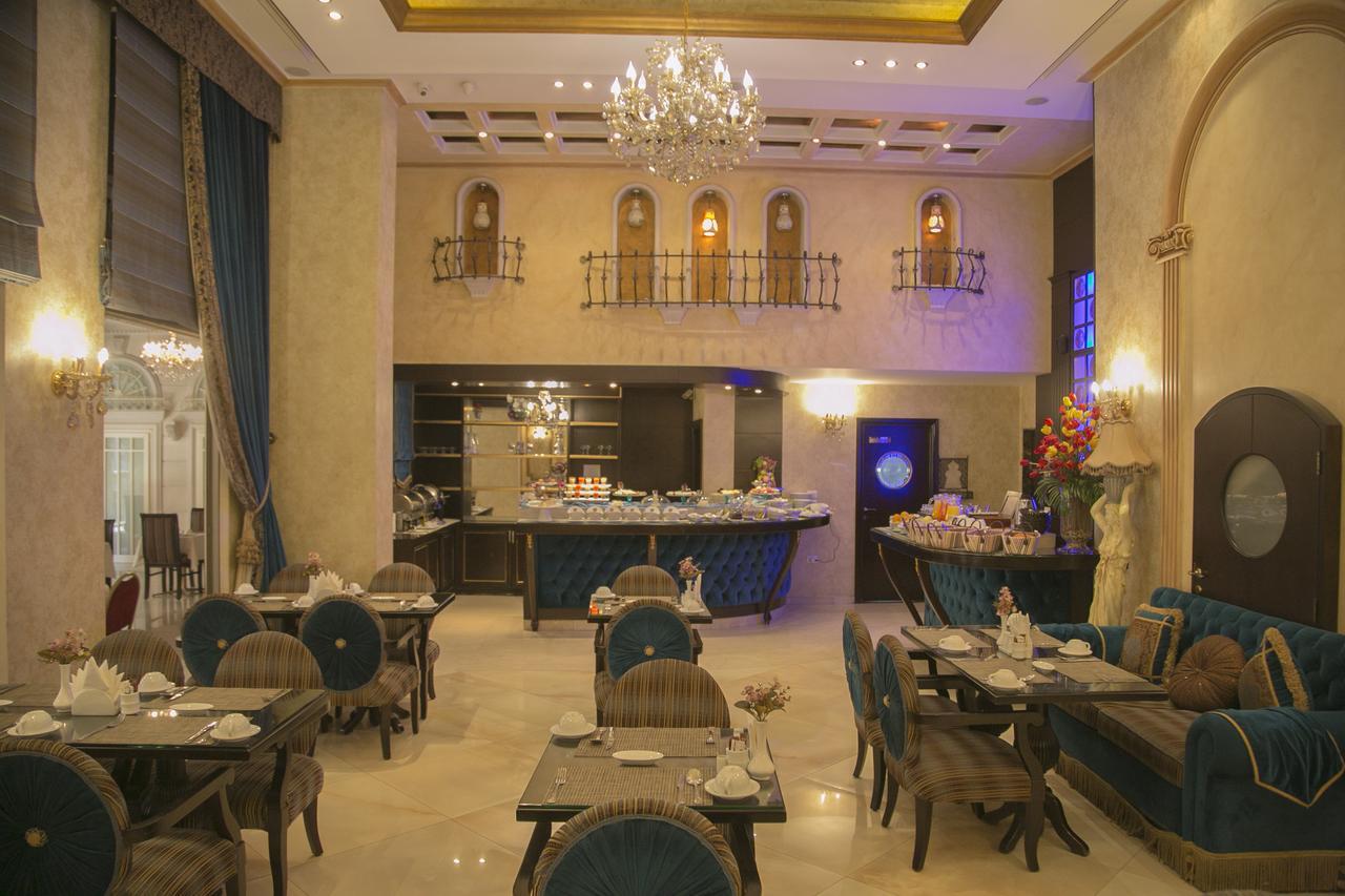 Queens Suite Hotel Бейрут Екстериор снимка